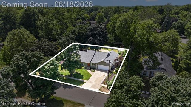 15969 Stamford Street, Livonia, MI 48154