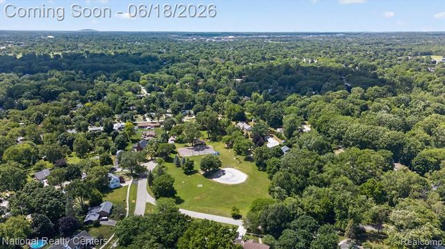 15969 Stamford Street, Livonia, MI 48154