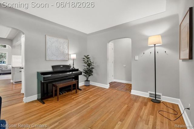 15969 Stamford Street, Livonia, MI 48154