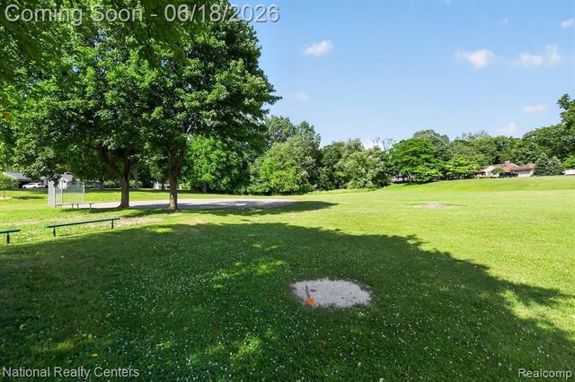 15969 Stamford Street, Livonia, MI 48154