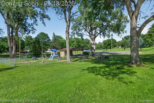 15969 Stamford Street, Livonia, MI 48154