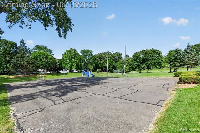 15969 Stamford Street, Livonia, MI 48154
