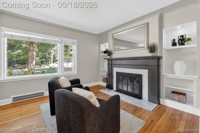 15969 Stamford Street, Livonia, MI 48154