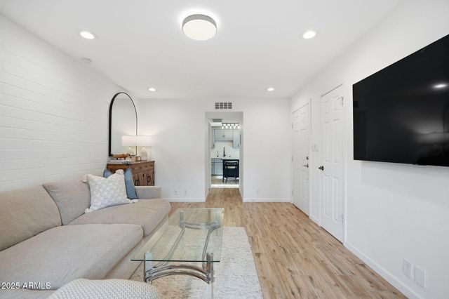 4925 N 73RD Street 1, Scottsdale, AZ 85251