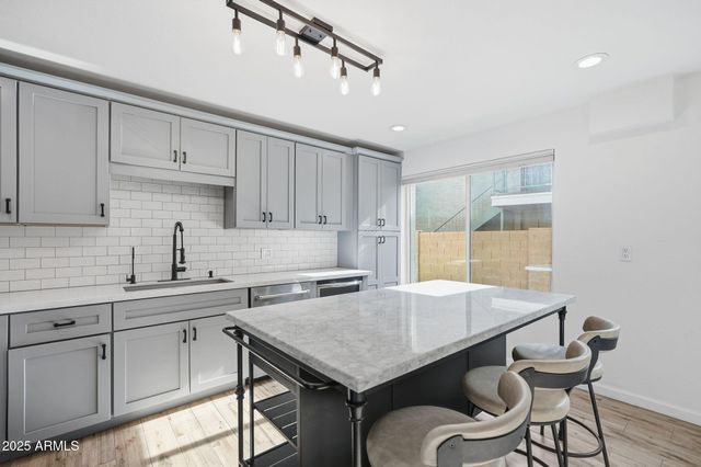 4925 N 73RD Street 1, Scottsdale, AZ 85251