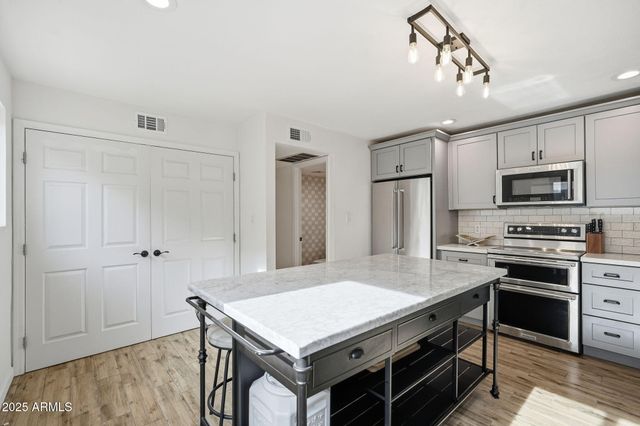 4925 N 73RD Street 1, Scottsdale, AZ 85251