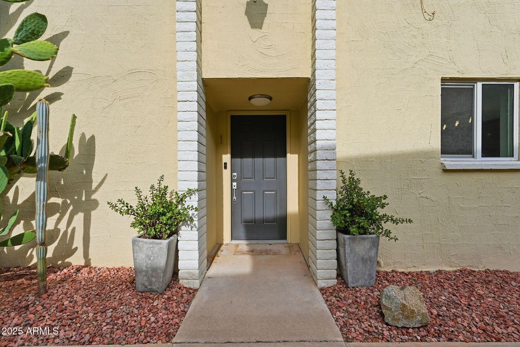 4925 N 73RD Street 1, Scottsdale, AZ 85251