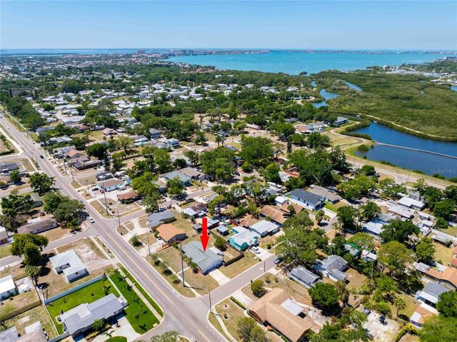 2741 37TH STREET S, St Petersburg, FL 33711