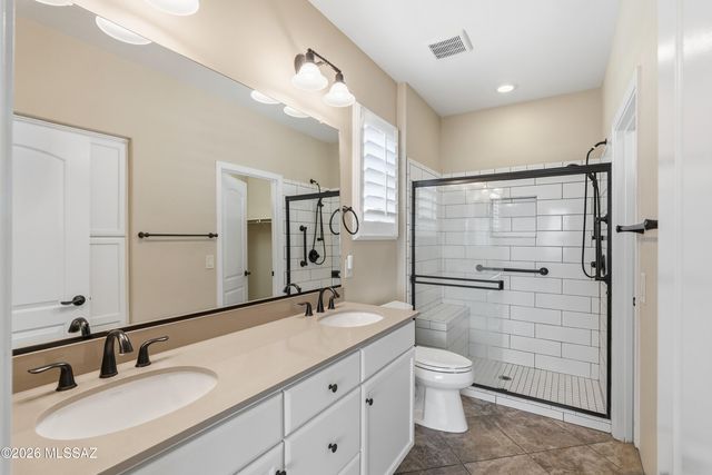 871 N Broken Hills Drive, Green Valley, AZ 85614