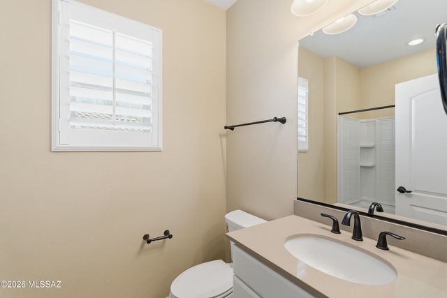 871 N Broken Hills Drive, Green Valley, AZ 85614