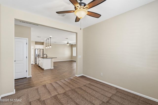 871 N Broken Hills Drive, Green Valley, AZ 85614