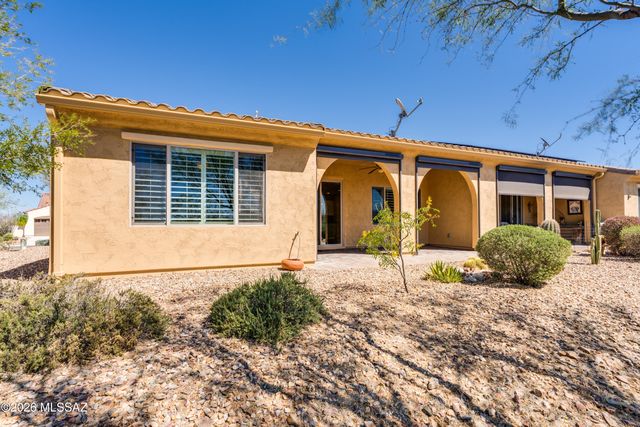 871 N Broken Hills Drive, Green Valley, AZ 85614