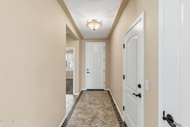 871 N Broken Hills Drive, Green Valley, AZ 85614