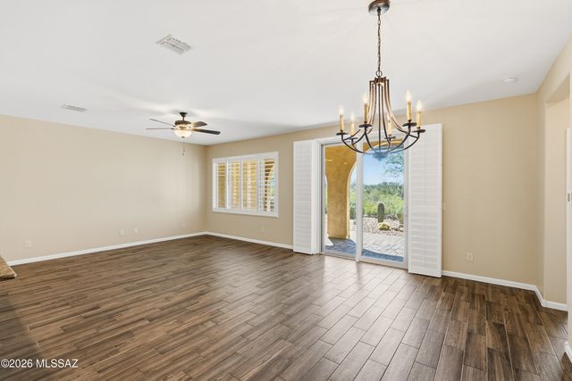 871 N Broken Hills Drive, Green Valley, AZ 85614