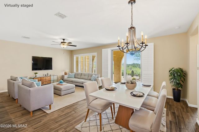 871 N Broken Hills Drive, Green Valley, AZ 85614