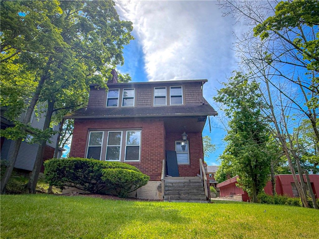 269 Academy Ave, Mt Lebanon, PA 15228