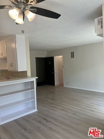 7521 Hampton Avenue 303, West Hollywood, CA 90046