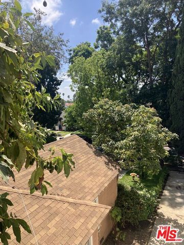 7521 Hampton Avenue 303, West Hollywood, CA 90046