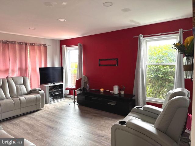 9348 CREEKVIEW DR, Laurel, MD 20708