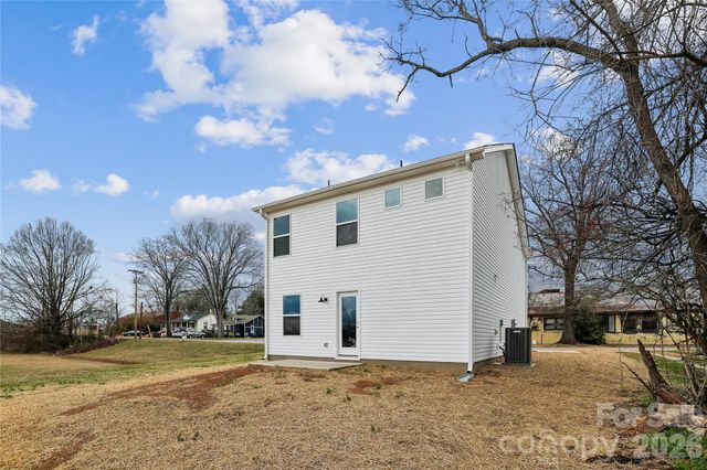 520 Bond Street, Statesville, NC 28677