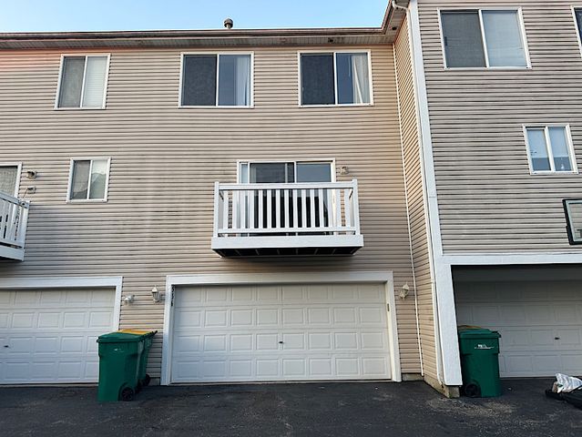 536 Meadow Lily Drive, Joliet, IL 60431