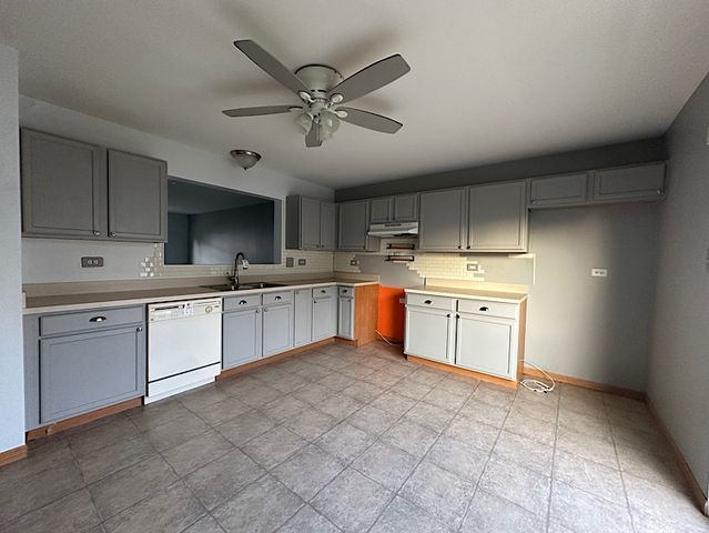 536 Meadow Lily Drive, Joliet, IL 60431
