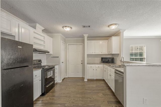 138 Varsity Drive, Huntsville, TX 77340