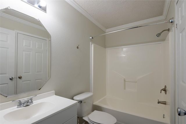 138 Varsity Drive, Huntsville, TX 77340