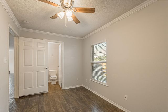 138 Varsity Drive, Huntsville, TX 77340