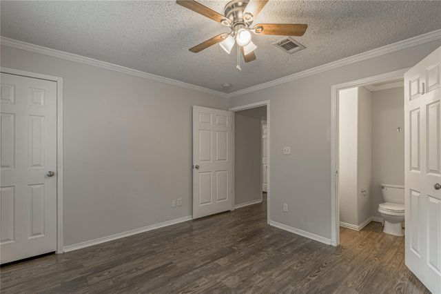 138 Varsity Drive, Huntsville, TX 77340