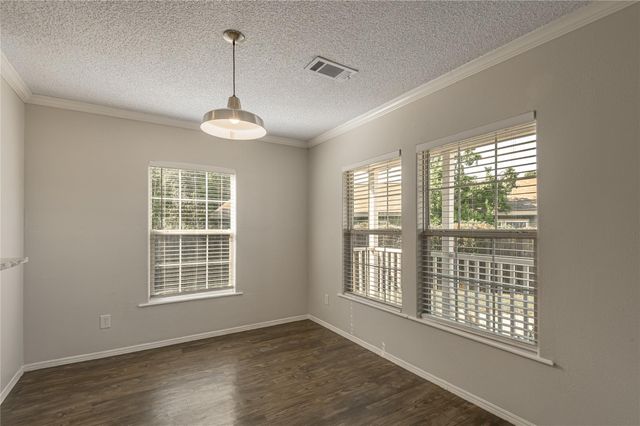 138 Varsity Drive, Huntsville, TX 77340