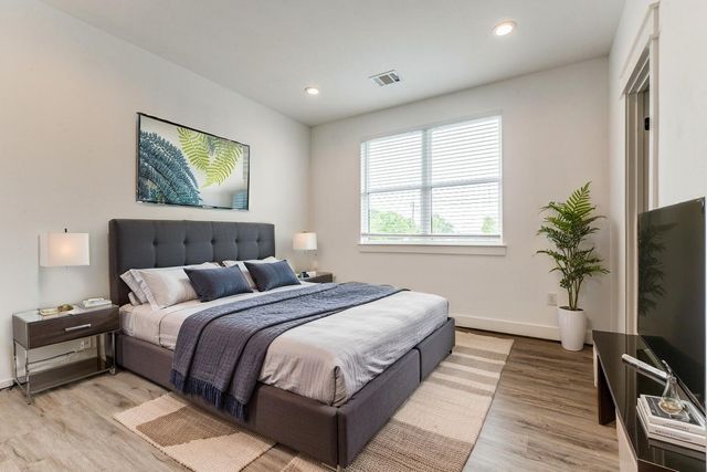 728 E 38th Street, Houston, TX 77022
