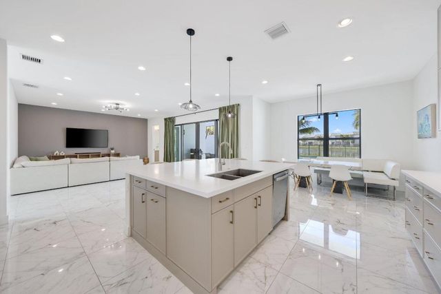 8116 Laurel Falls Drive, Boca Raton, FL 33496