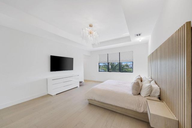 8116 Laurel Falls Drive, Boca Raton, FL 33496