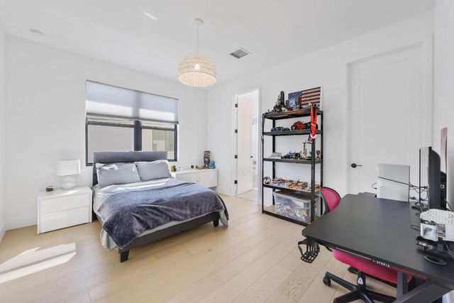 8116 Laurel Falls Drive, Boca Raton, FL 33496