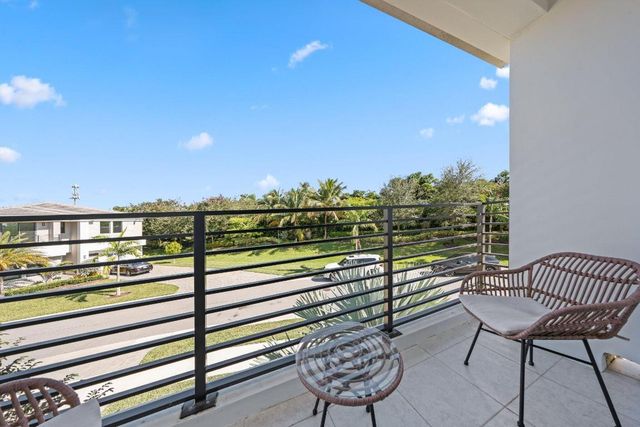 8116 Laurel Falls Drive, Boca Raton, FL 33496