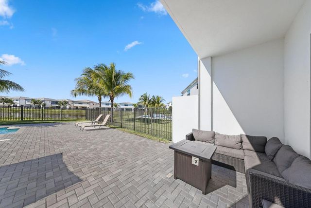 8116 Laurel Falls Drive, Boca Raton, FL 33496