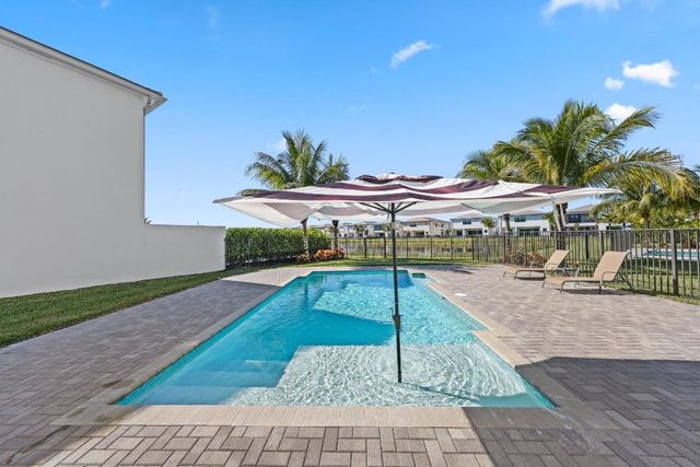 8116 Laurel Falls Drive, Boca Raton, FL 33496
