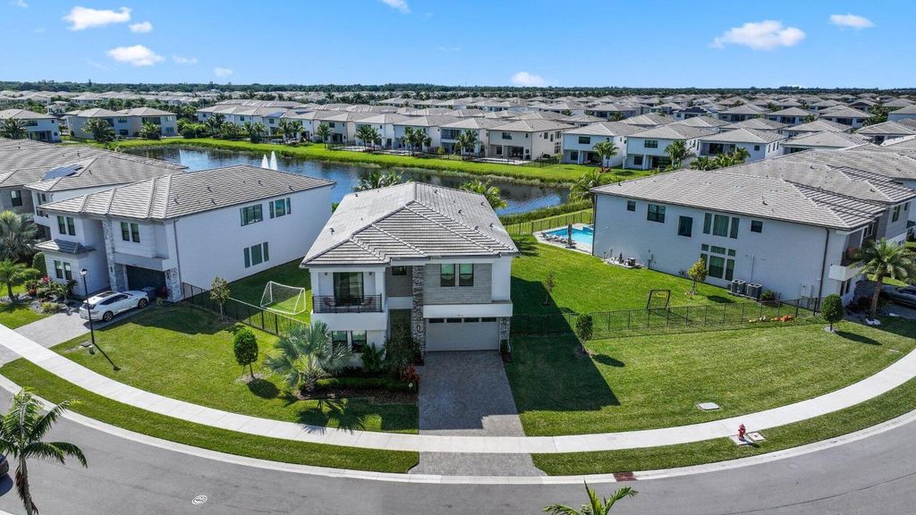 8116 Laurel Falls Drive, Boca Raton, FL 33496