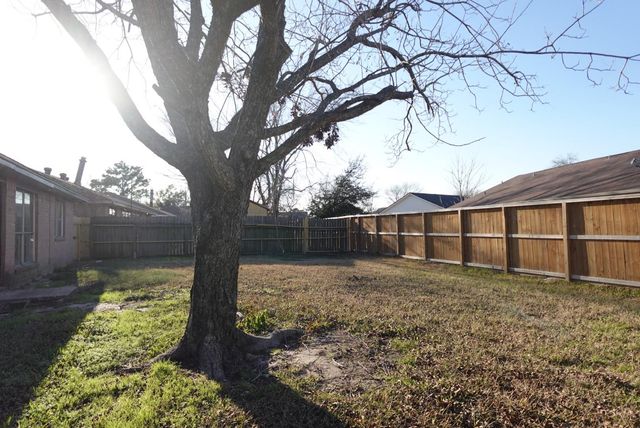 14827 Waterside Drive, Houston, TX 77015