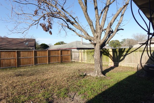 14827 Waterside Drive, Houston, TX 77015