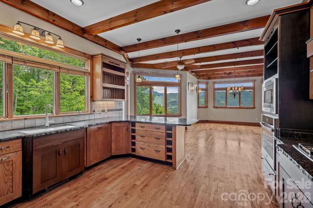 241 Glen Eagle Drive, Waynesville, NC 28786