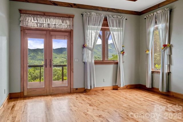 241 Glen Eagle Drive, Waynesville, NC 28786