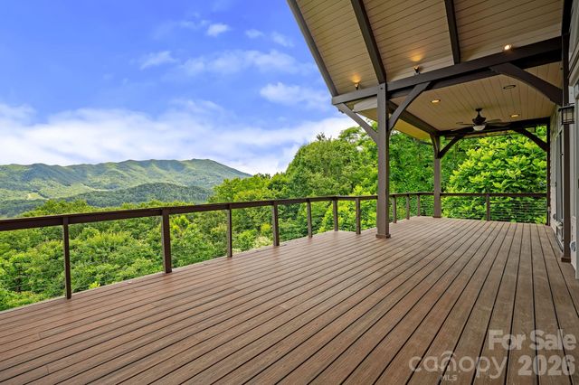 241 Glen Eagle Drive, Waynesville, NC 28786