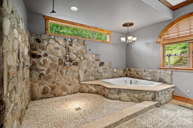 241 Glen Eagle Drive, Waynesville, NC 28786