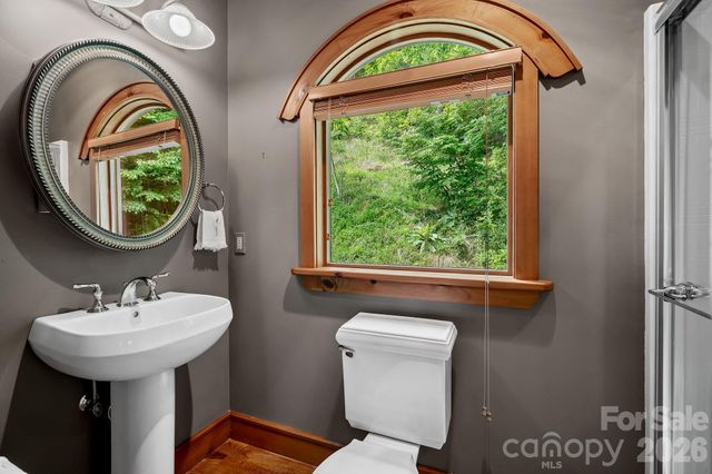 241 Glen Eagle Drive, Waynesville, NC 28786