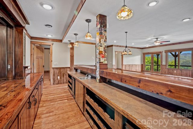 241 Glen Eagle Drive, Waynesville, NC 28786