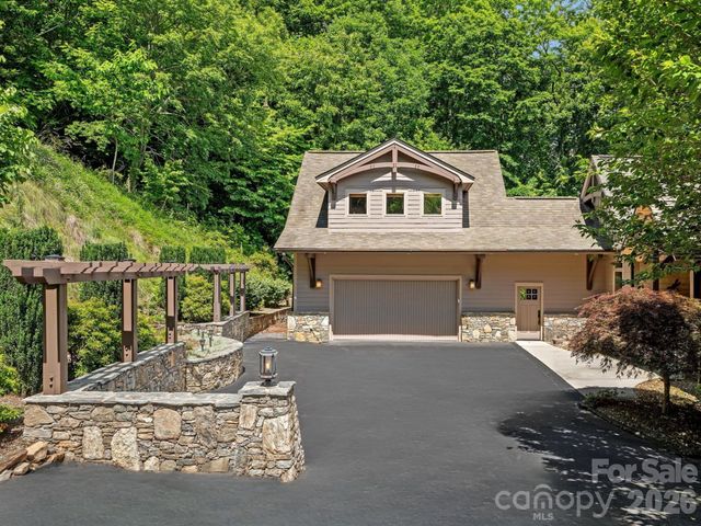 241 Glen Eagle Drive, Waynesville, NC 28786