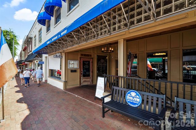 241 Glen Eagle Drive, Waynesville, NC 28786