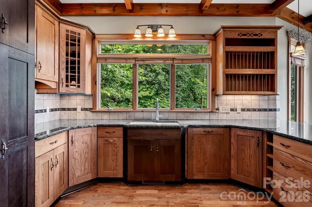 241 Glen Eagle Drive, Waynesville, NC 28786